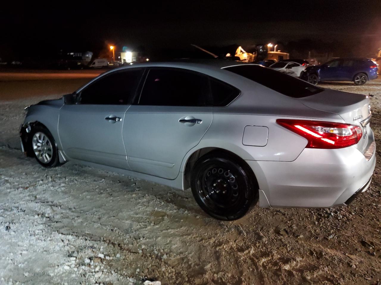 2016 Nissan Altima - Image 2