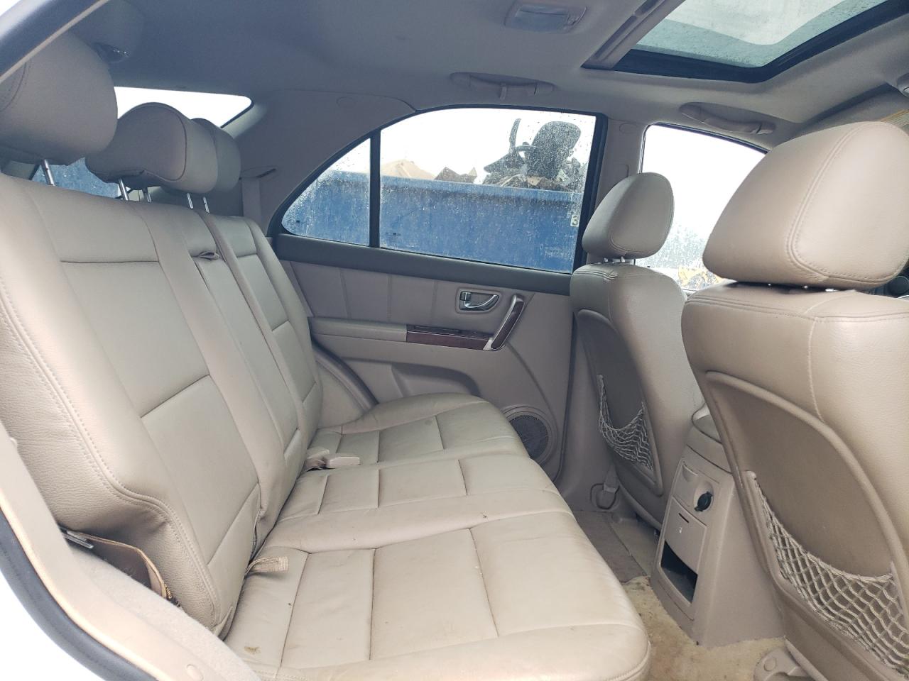 2006 Kia Sorento - Image 11