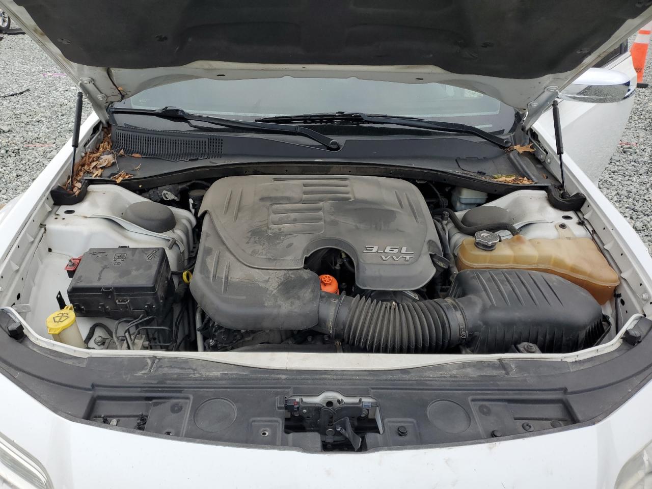2012 Chrysler 300 - Image 12