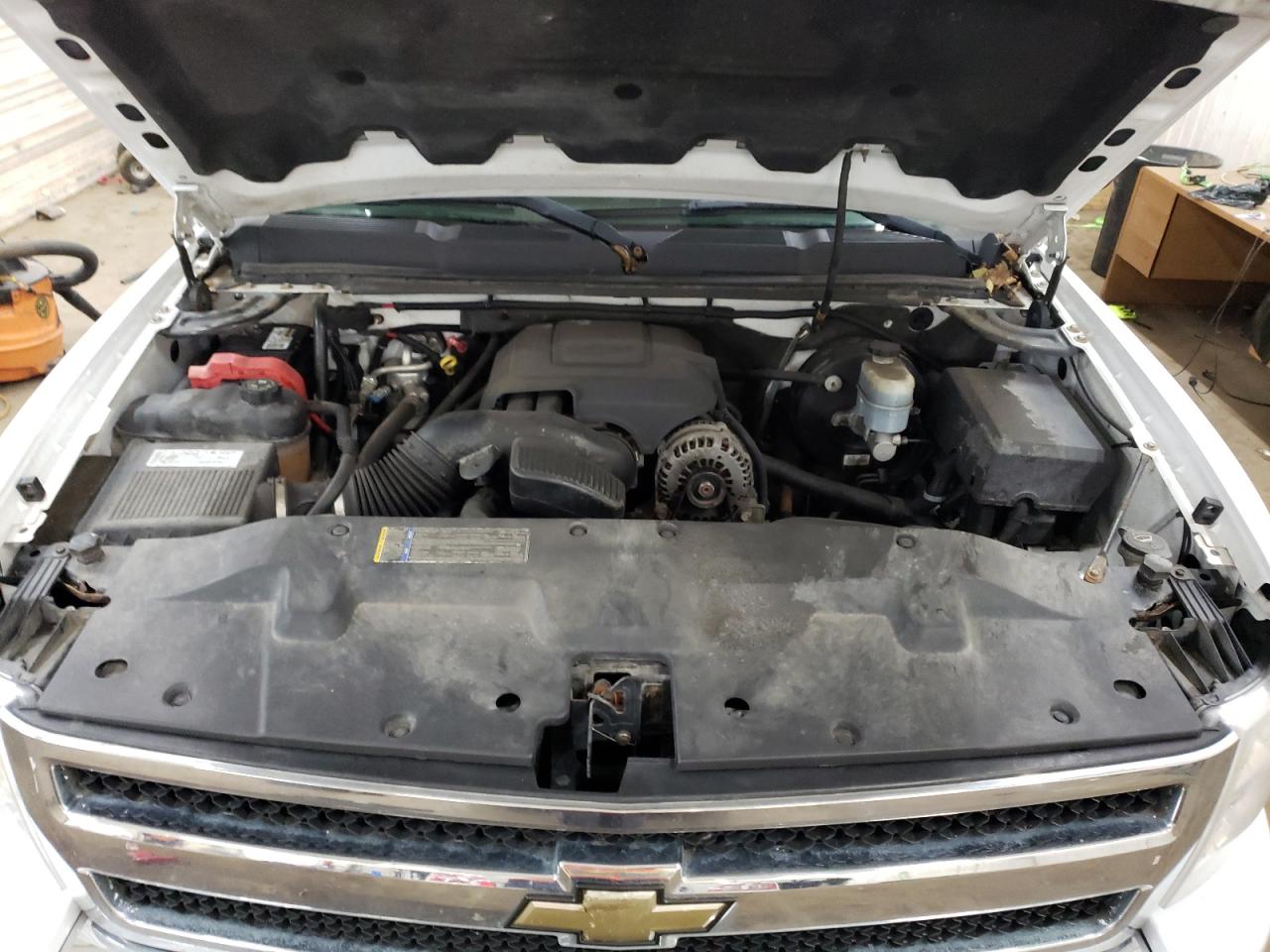 2008 Chevrolet Silverado - Image 12