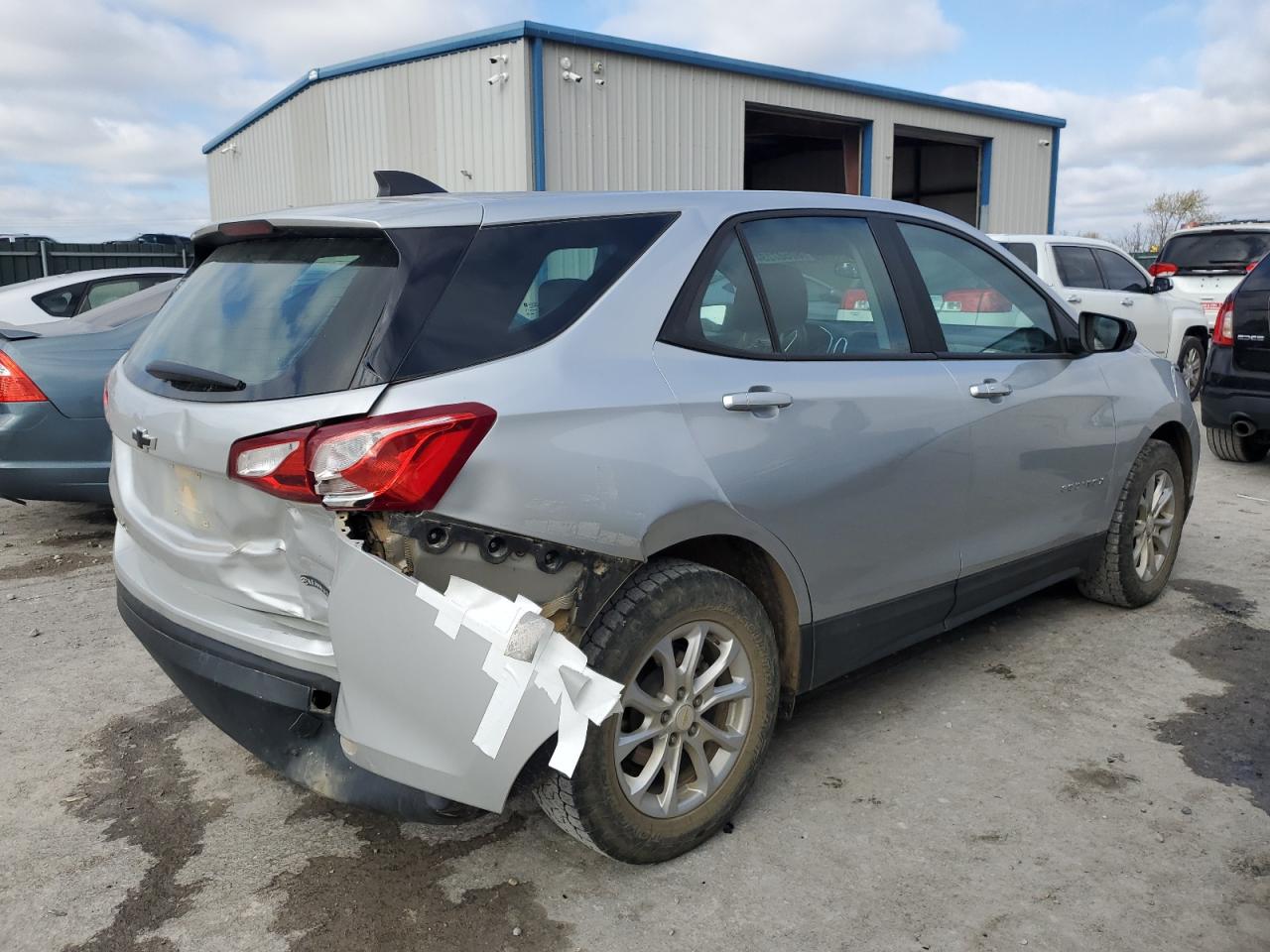 2020 Chevrolet Equinox - Image 3