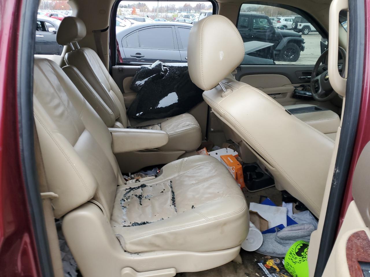 2010 Chevrolet Suburban K1500 Lt VIN: 1GNUKJE38AR280484 Lot: 81628454