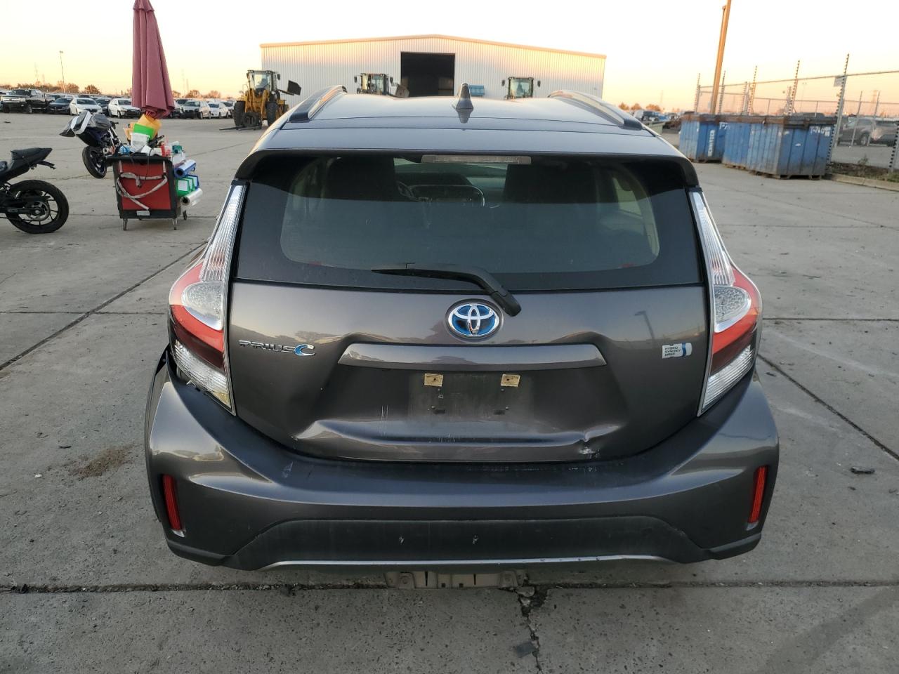 VIN JTDKDTB31J1620129 2018 TOYOTA PRIUS no.6