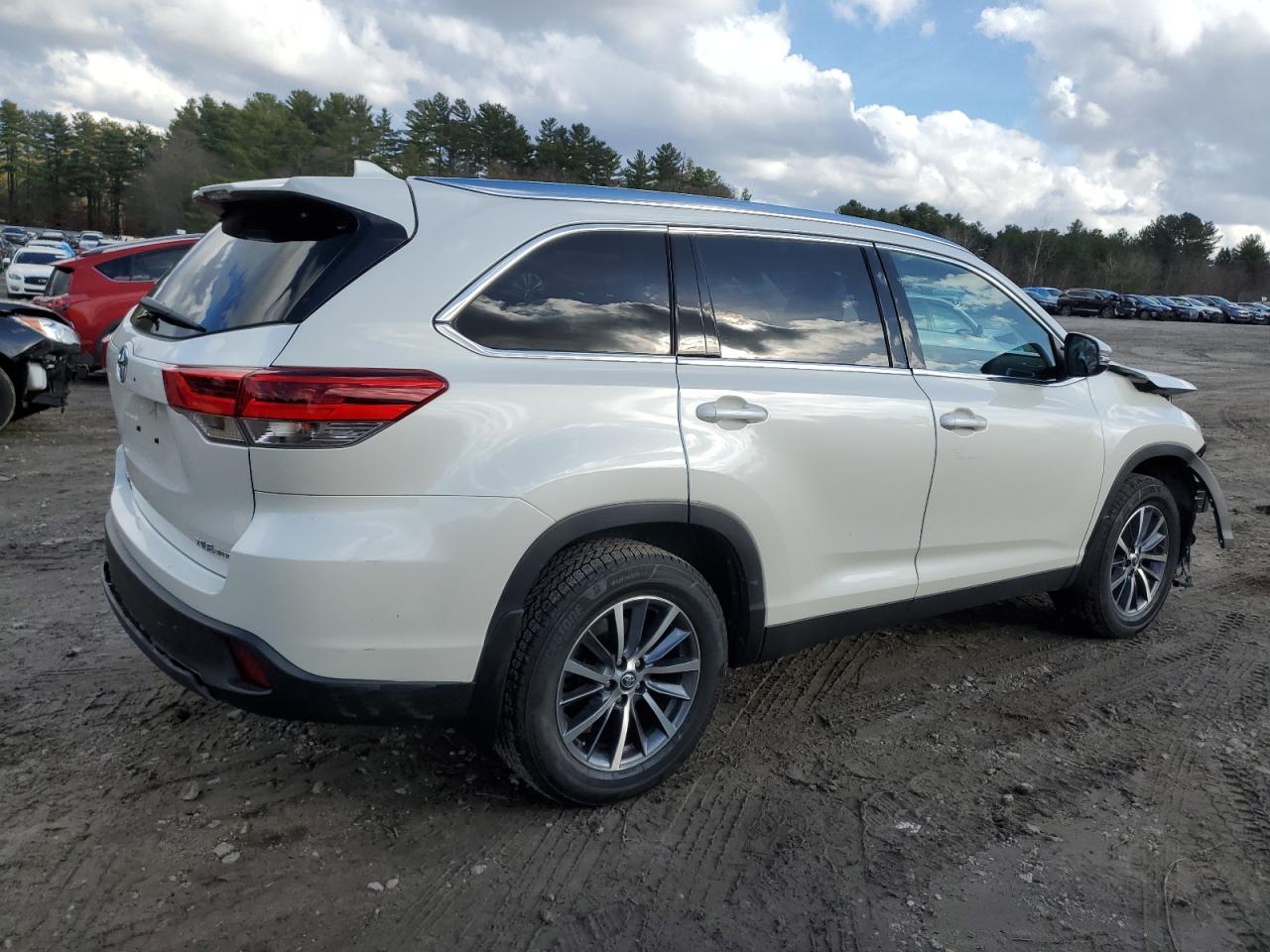 2019 Toyota Highlander - Image 3