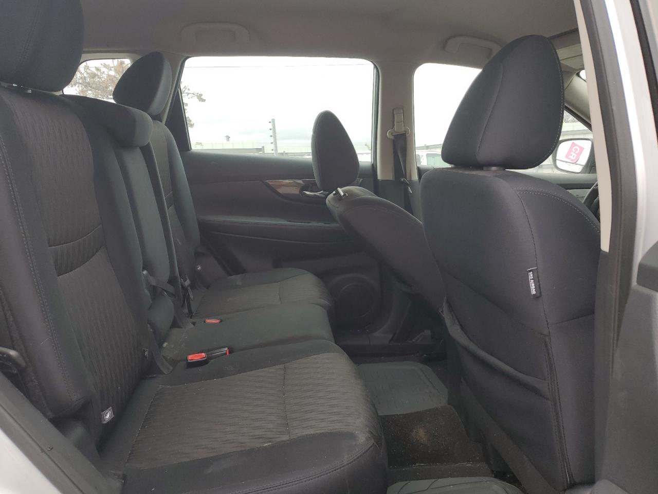 2018 Nissan Rogue - Image 11