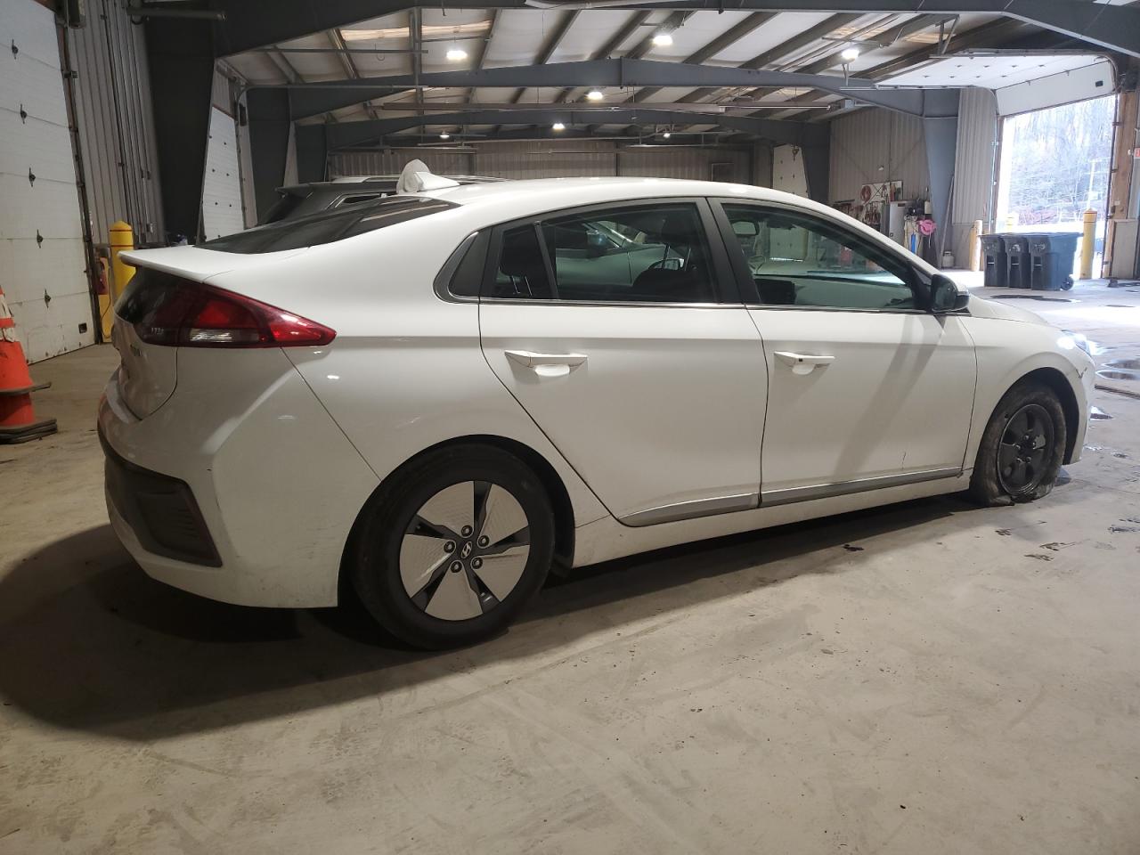 2021 Hyundai IONIQ - Image 3