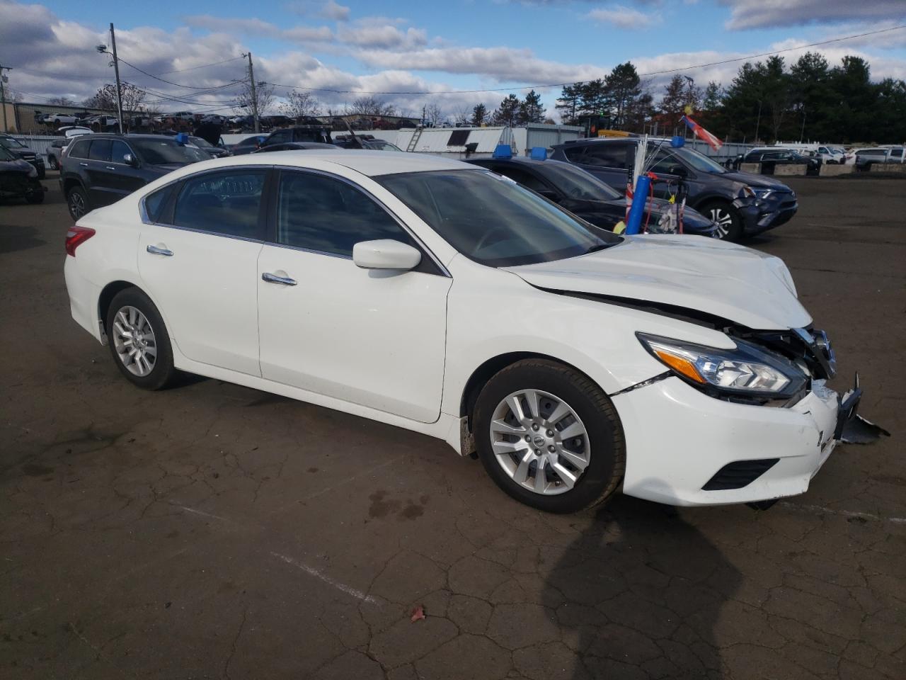 2017 Nissan Altima - Image 4