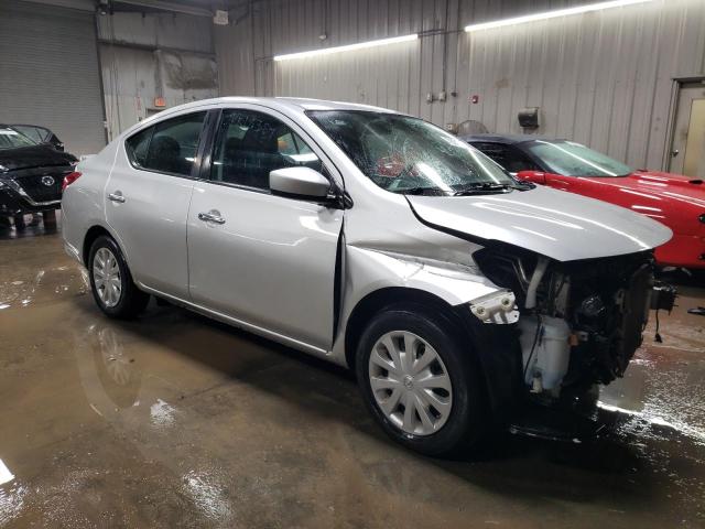  NISSAN VERSA 2019 Silver