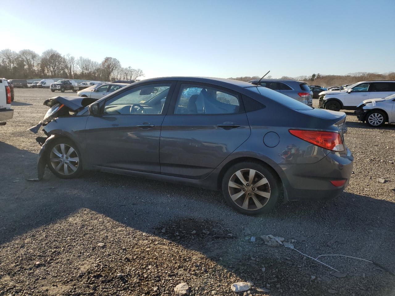 2013 Hyundai Accent - Image 2