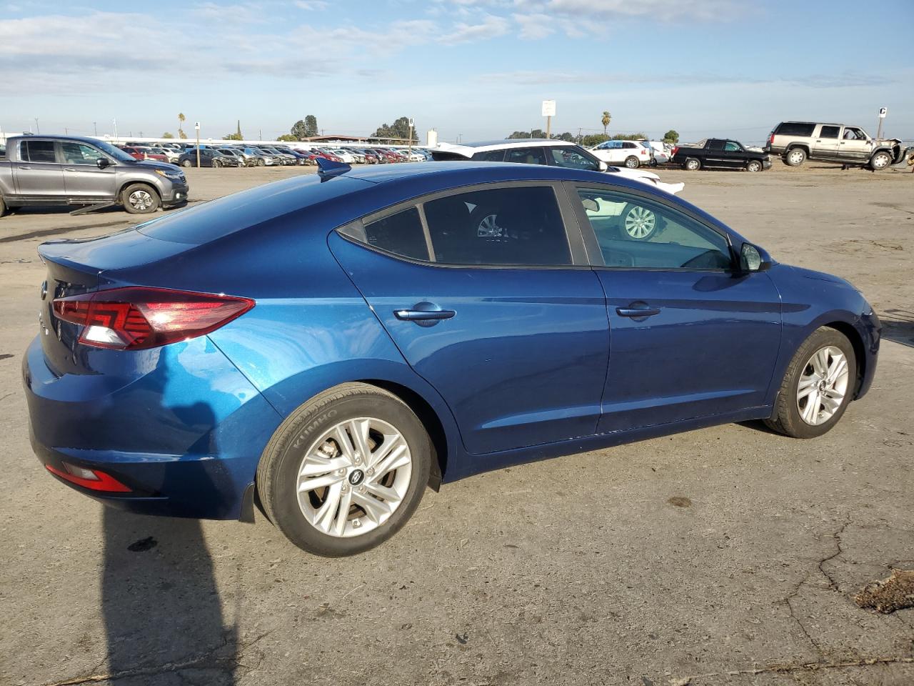 2020 Hyundai Elantra - Image 3