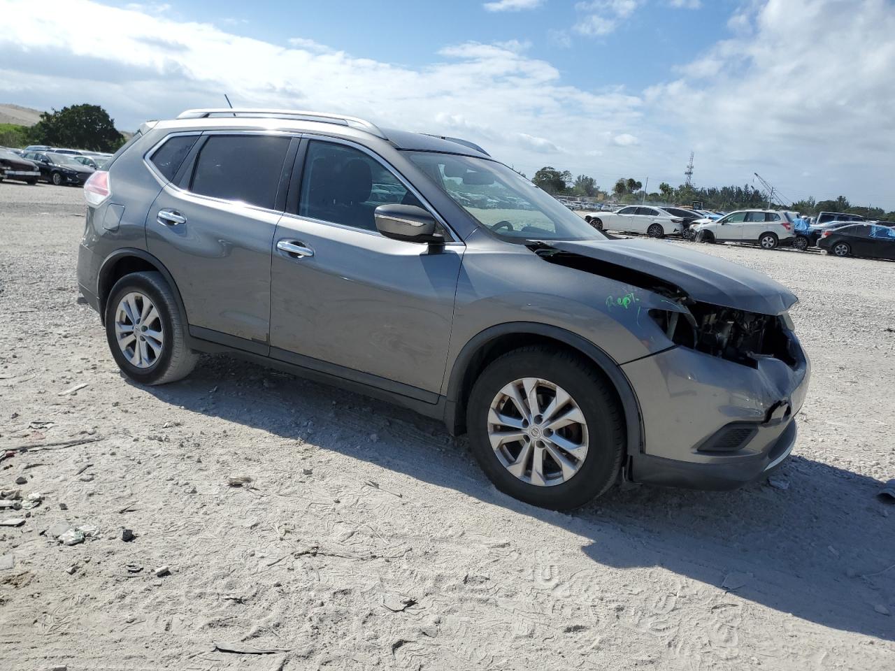 2015 Nissan Rogue - Image 4