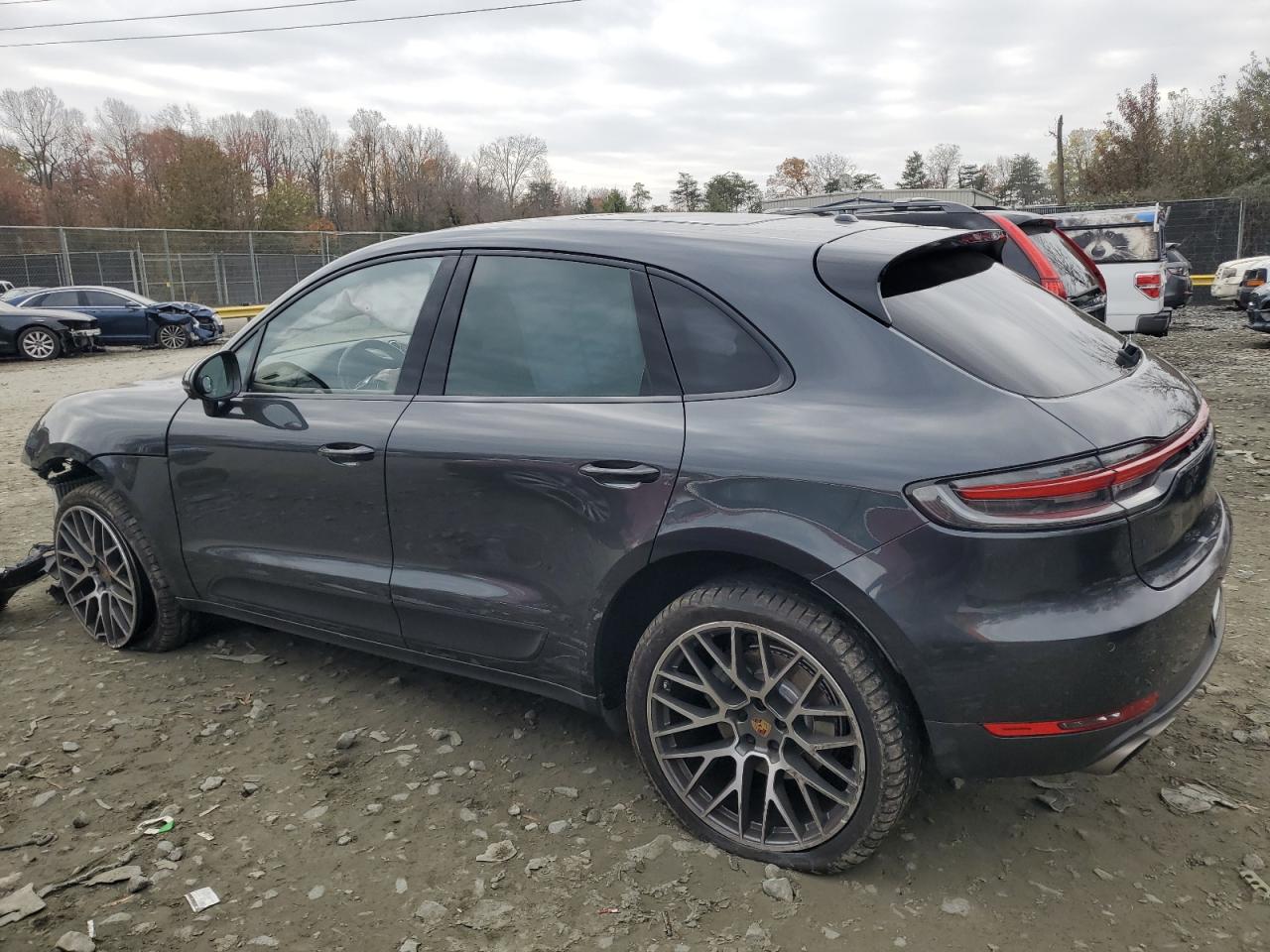 2020 Porsche Macan - Image 2