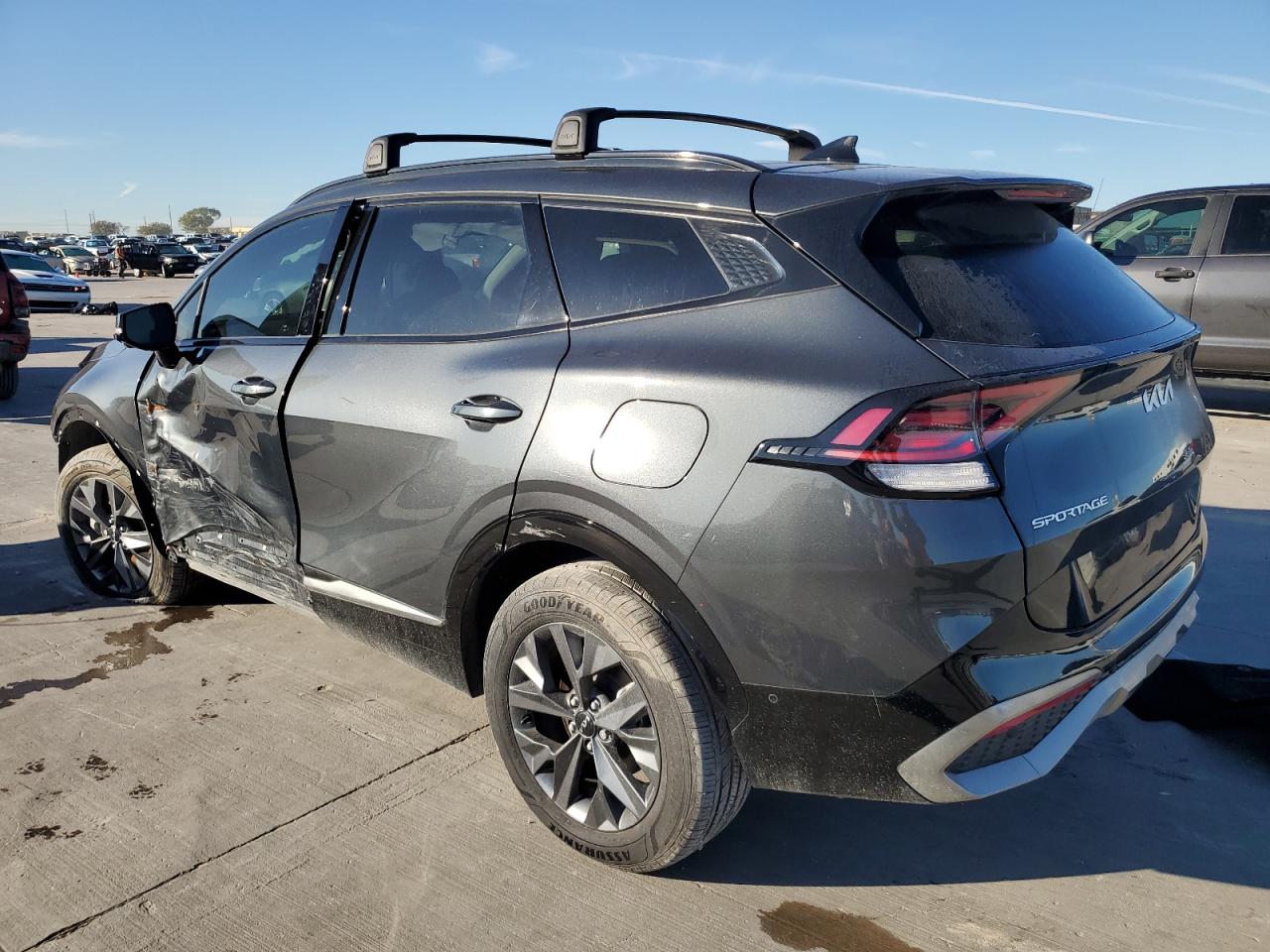 2023 Kia Sportage - Image 2