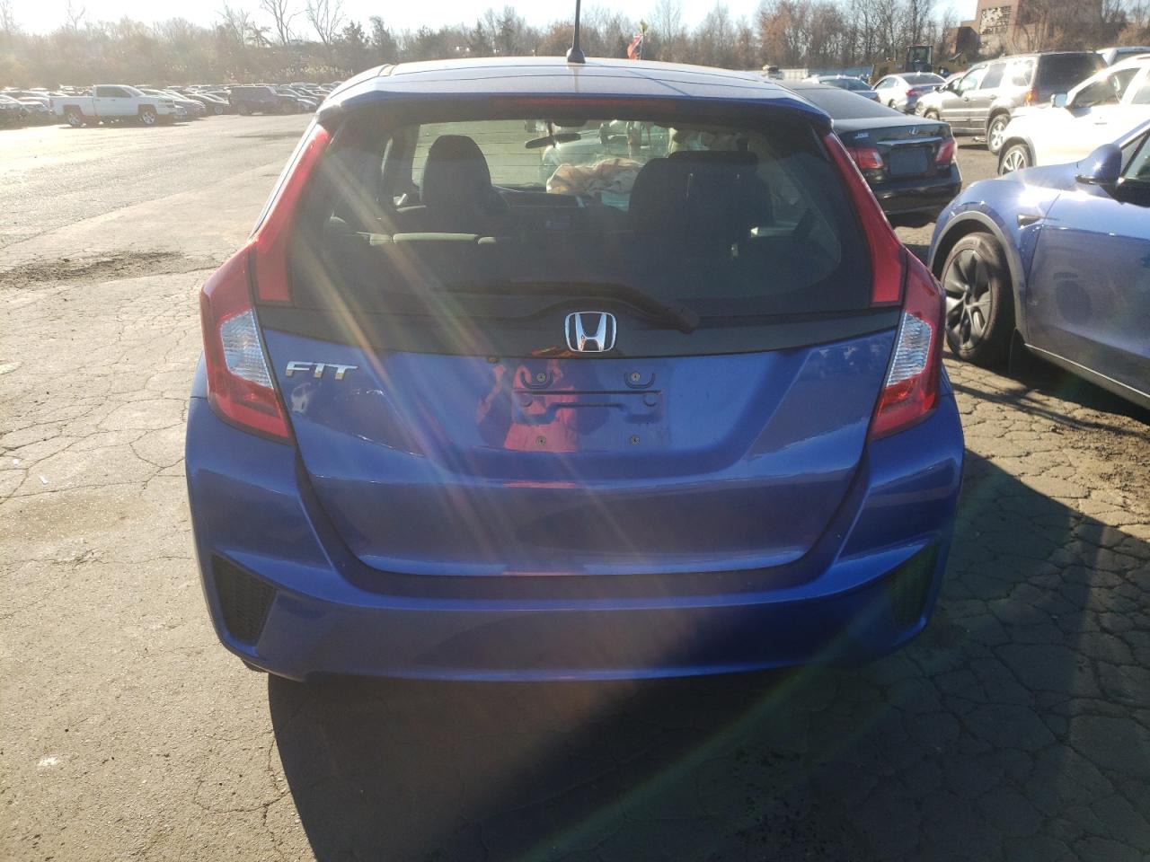 2017 Honda Fit Lx VIN: JHMGK5H51HS013196 Lot: 81367494