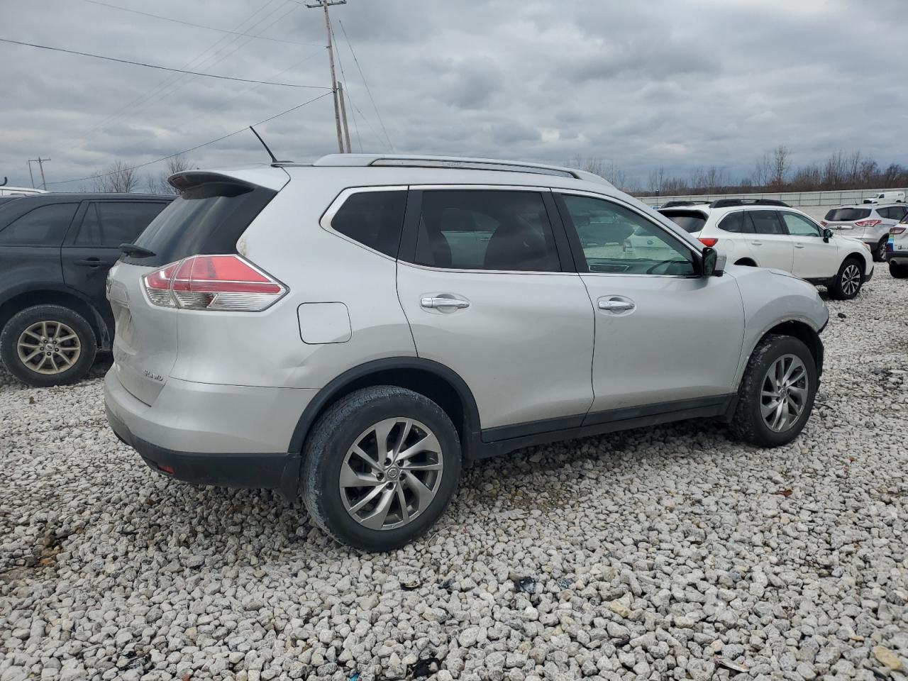 2015 Nissan Rogue - Image 3