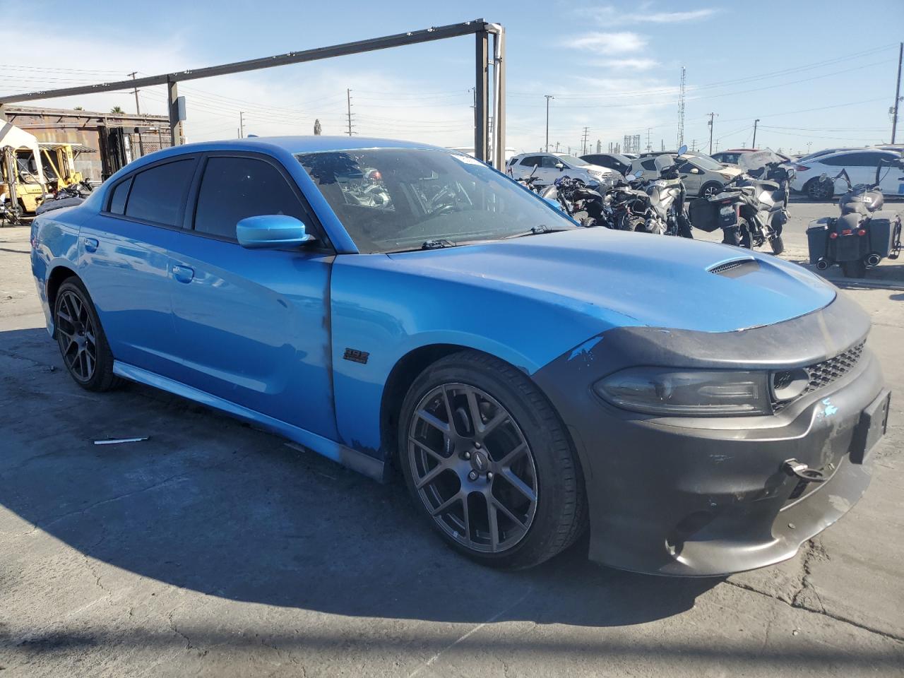 VIN 2C3CDXGJ8KH716284 2019 DODGE CHARGER no.4