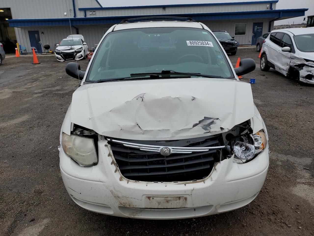 2007 Chrysler Town & Country - Image 5