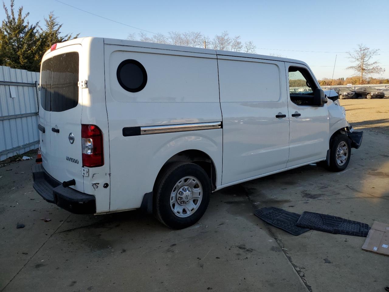 2017 Nissan NV - Image 3