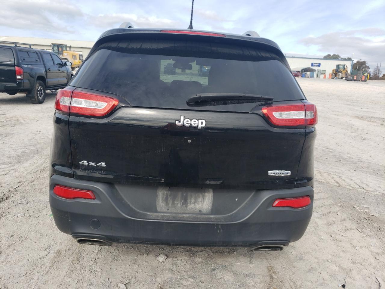 2018 Jeep Cherokee Latitude VIN: 1C4PJMCX6JD516658 Lot: 79089444