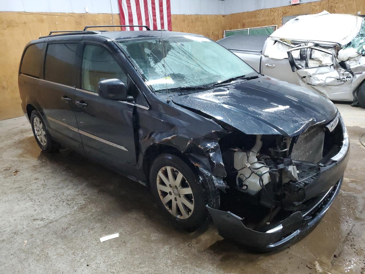 2014 Chrysler Town & Country - Image 4
