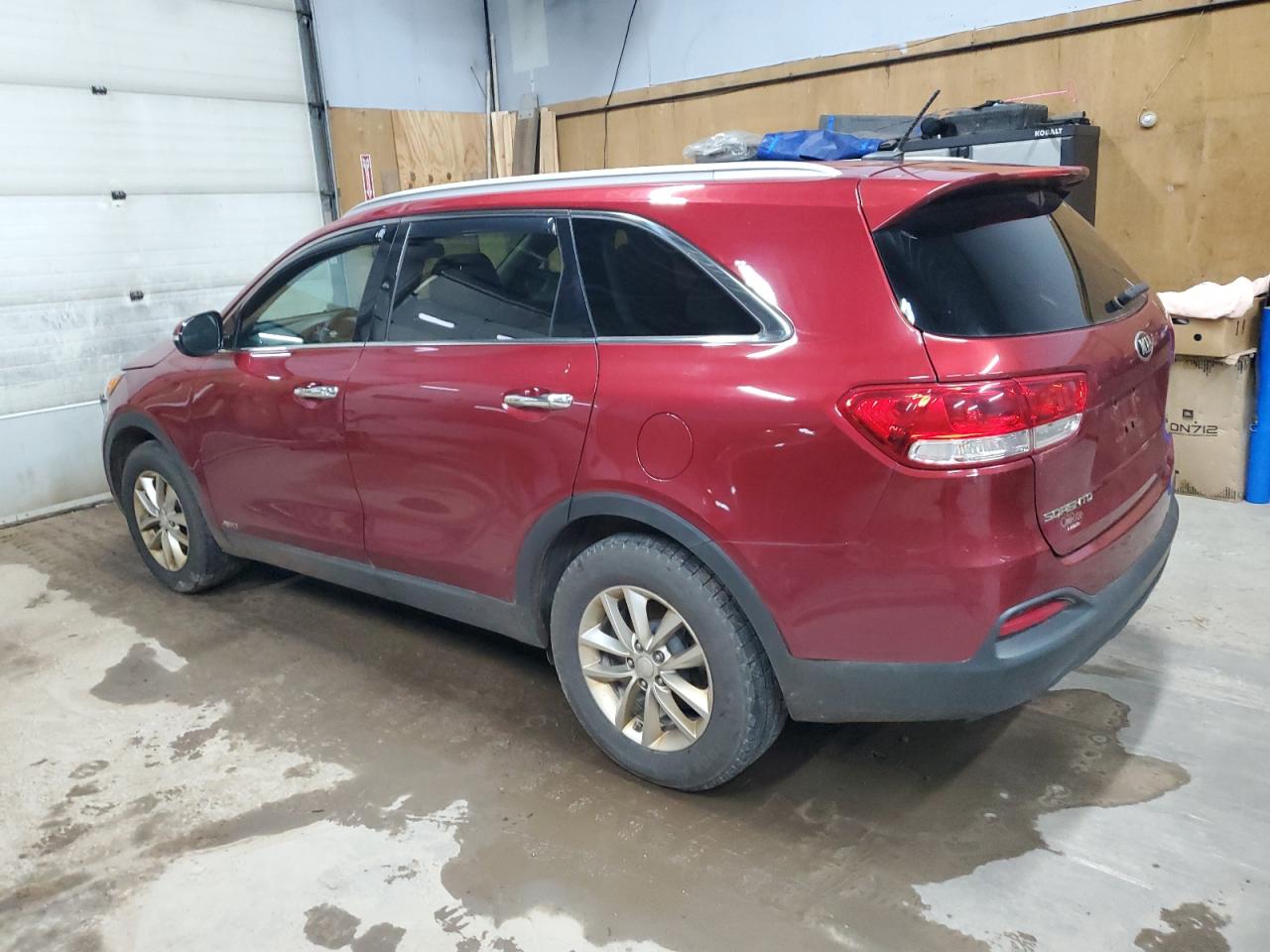 2016 Kia Sorento - Image 2