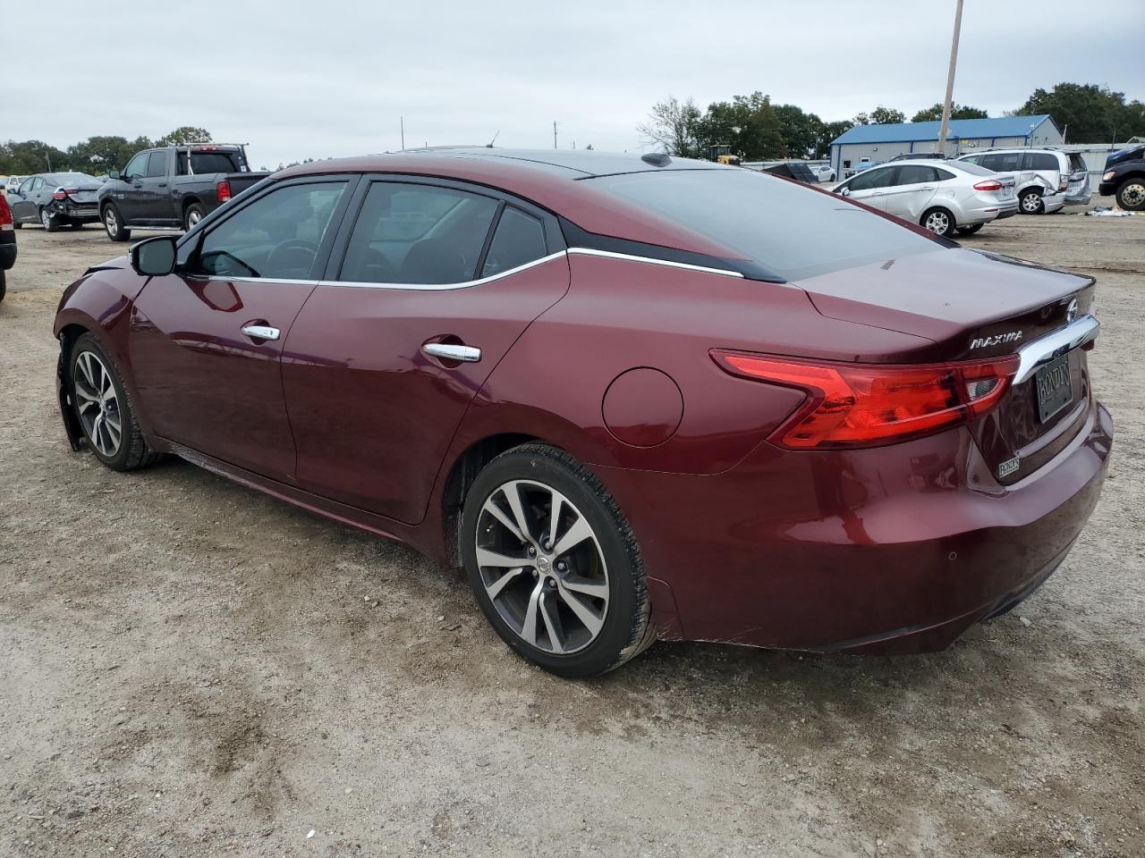 2016 Nissan Maxima - Image 2