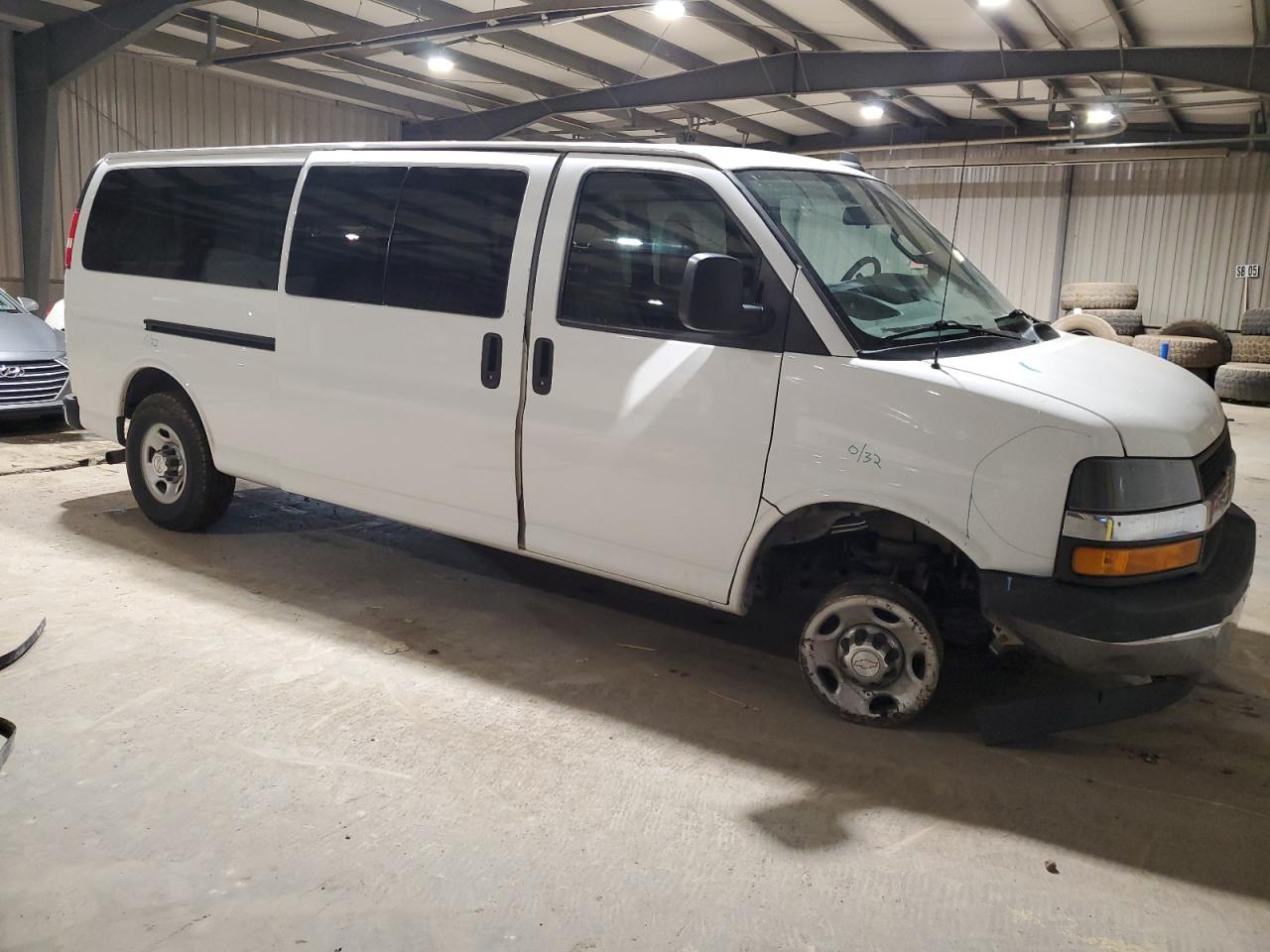 2018 Chevrolet Express - Image 4
