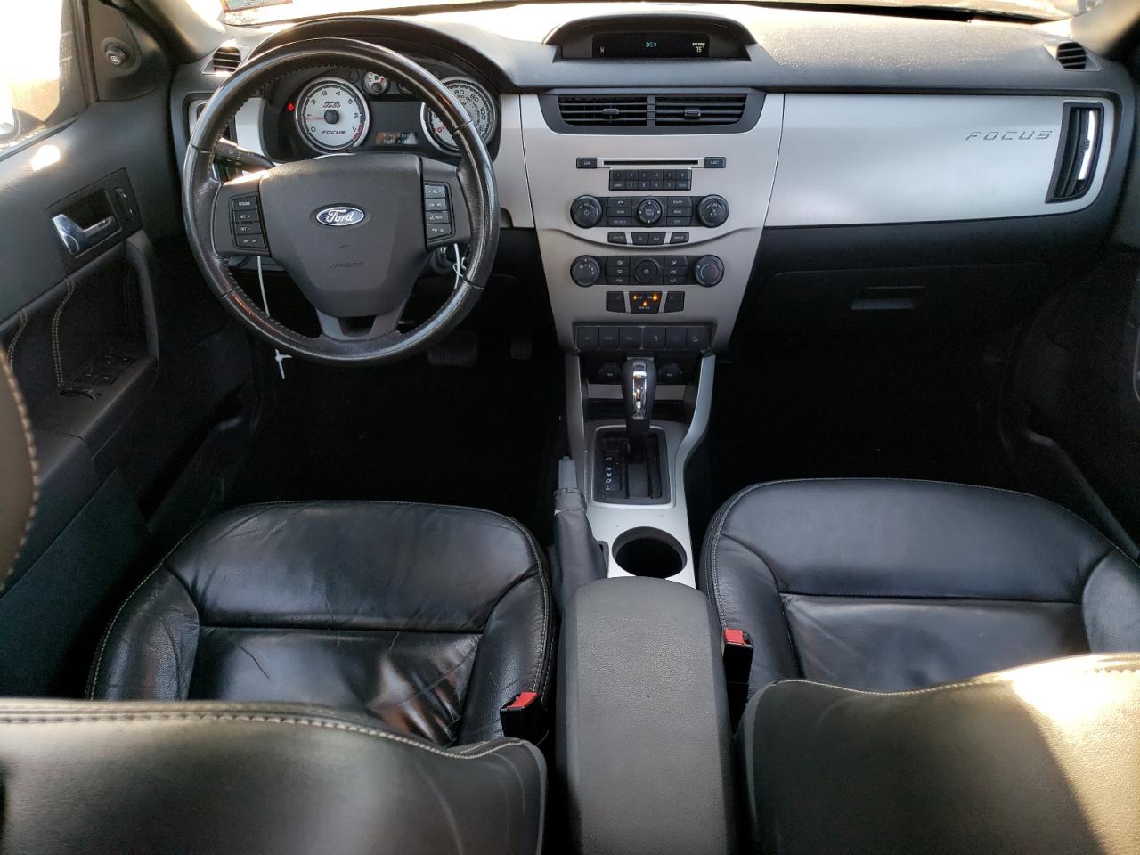 2010 Ford Focus - Image 8