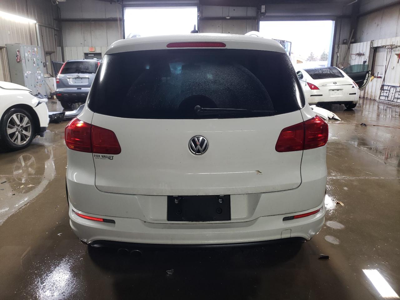2017 Volkswagen Tiguan - Image 6