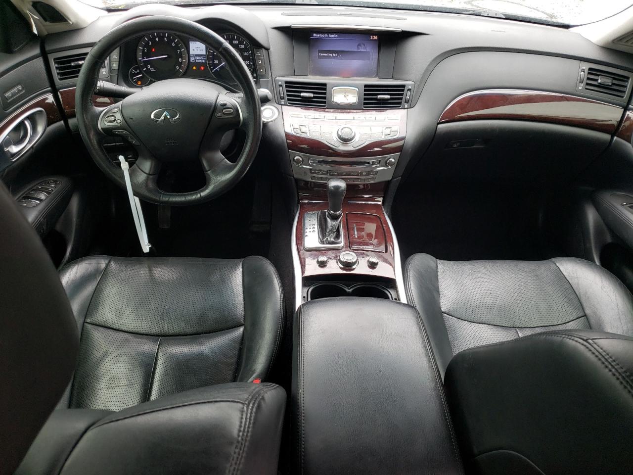 2015 Infiniti Q70 - Image 8