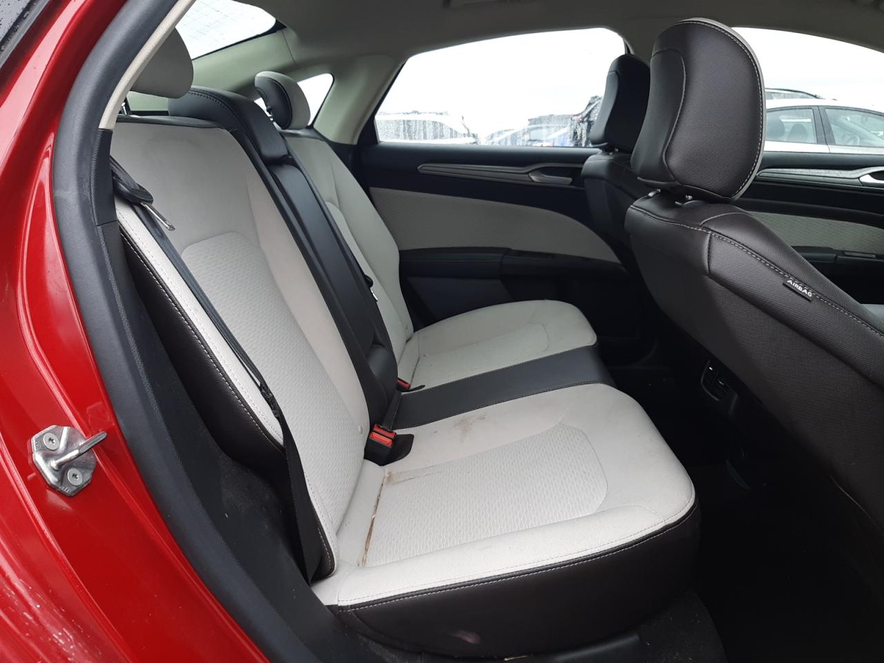 2020 Ford Fusion - Image 10