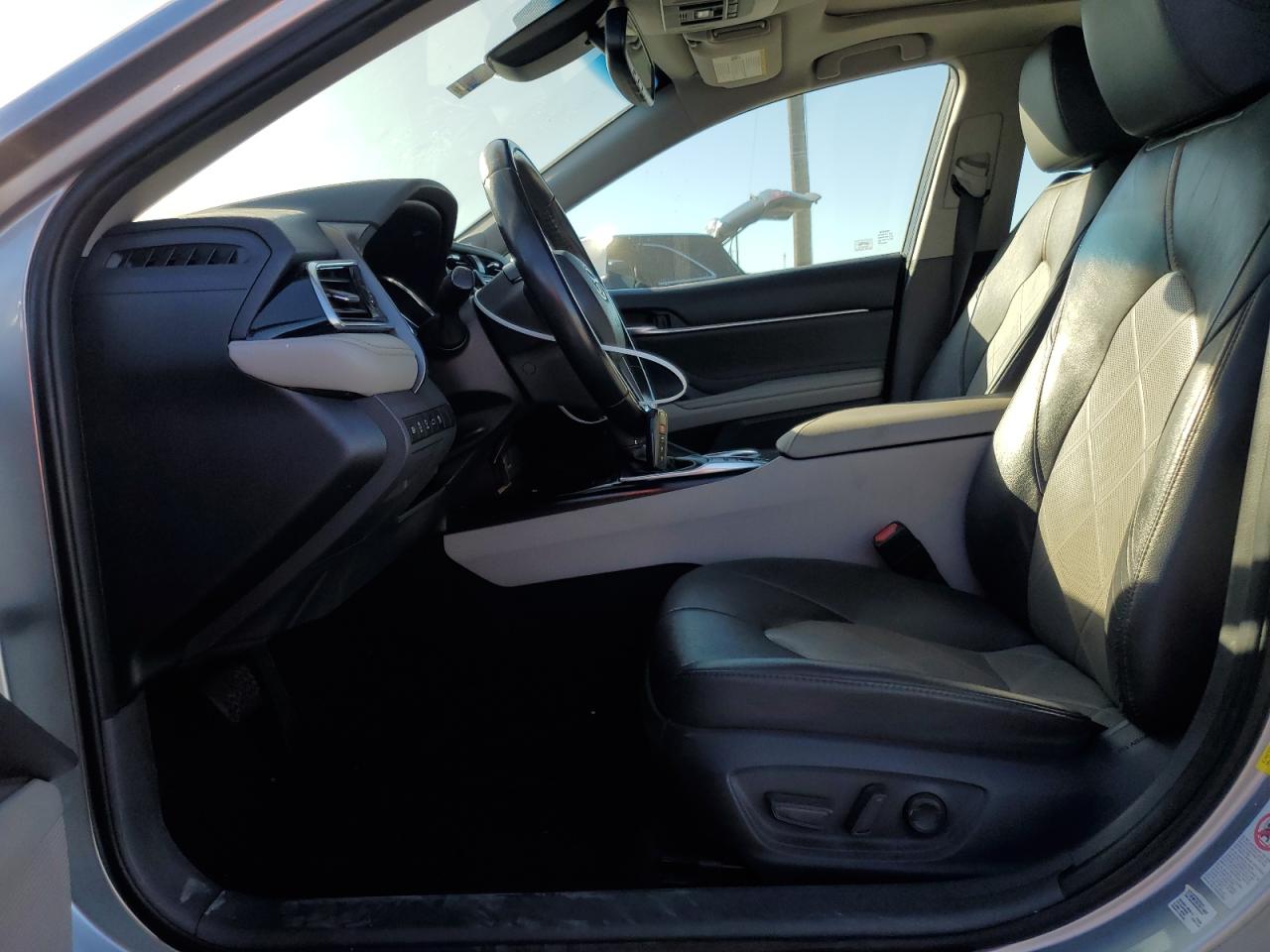 2018 Toyota Camry - Image 7