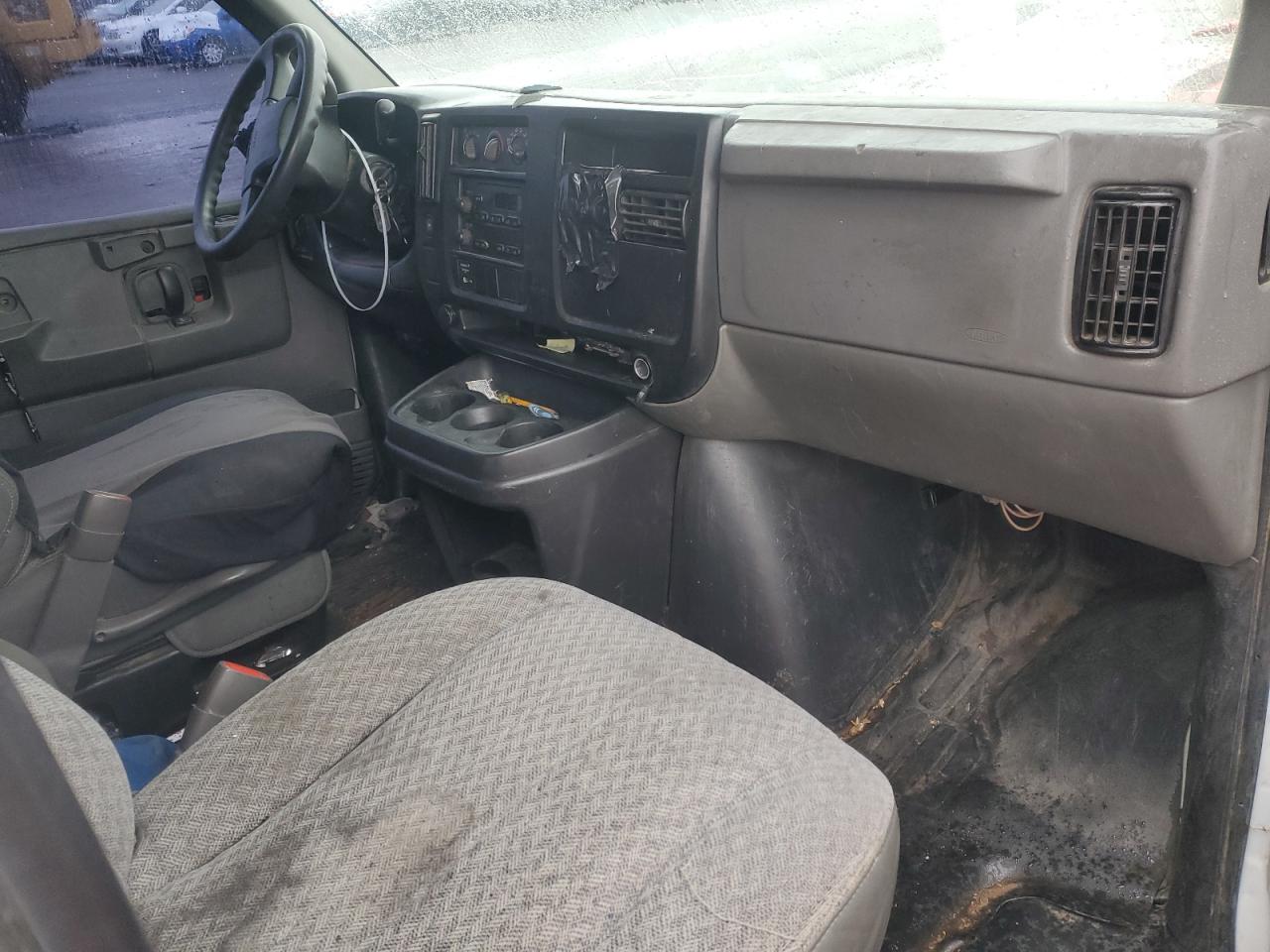 2007 GMC Savana - Image 8