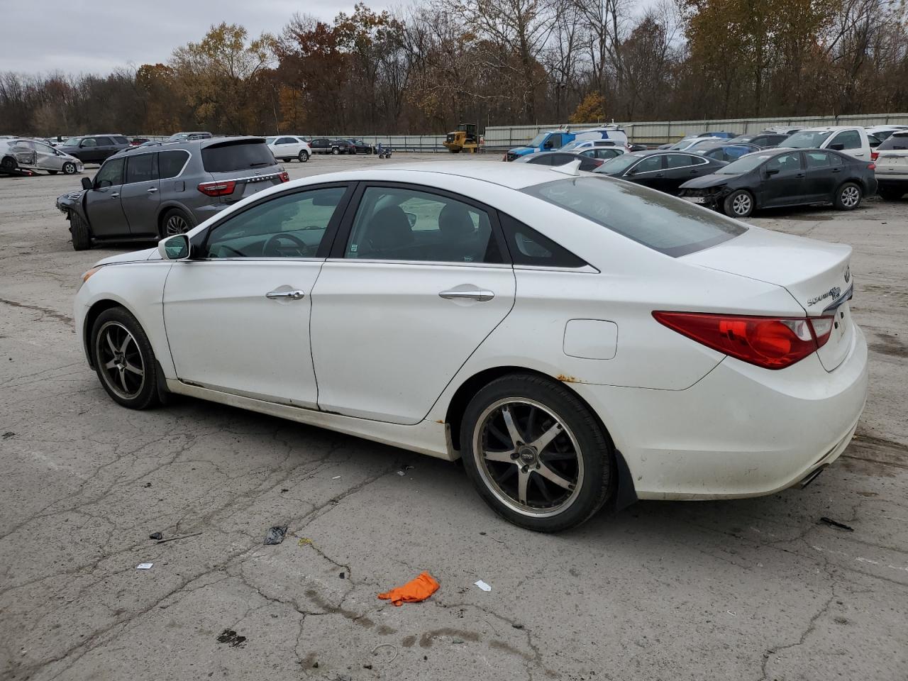 2011 Hyundai Sonata - Image 2