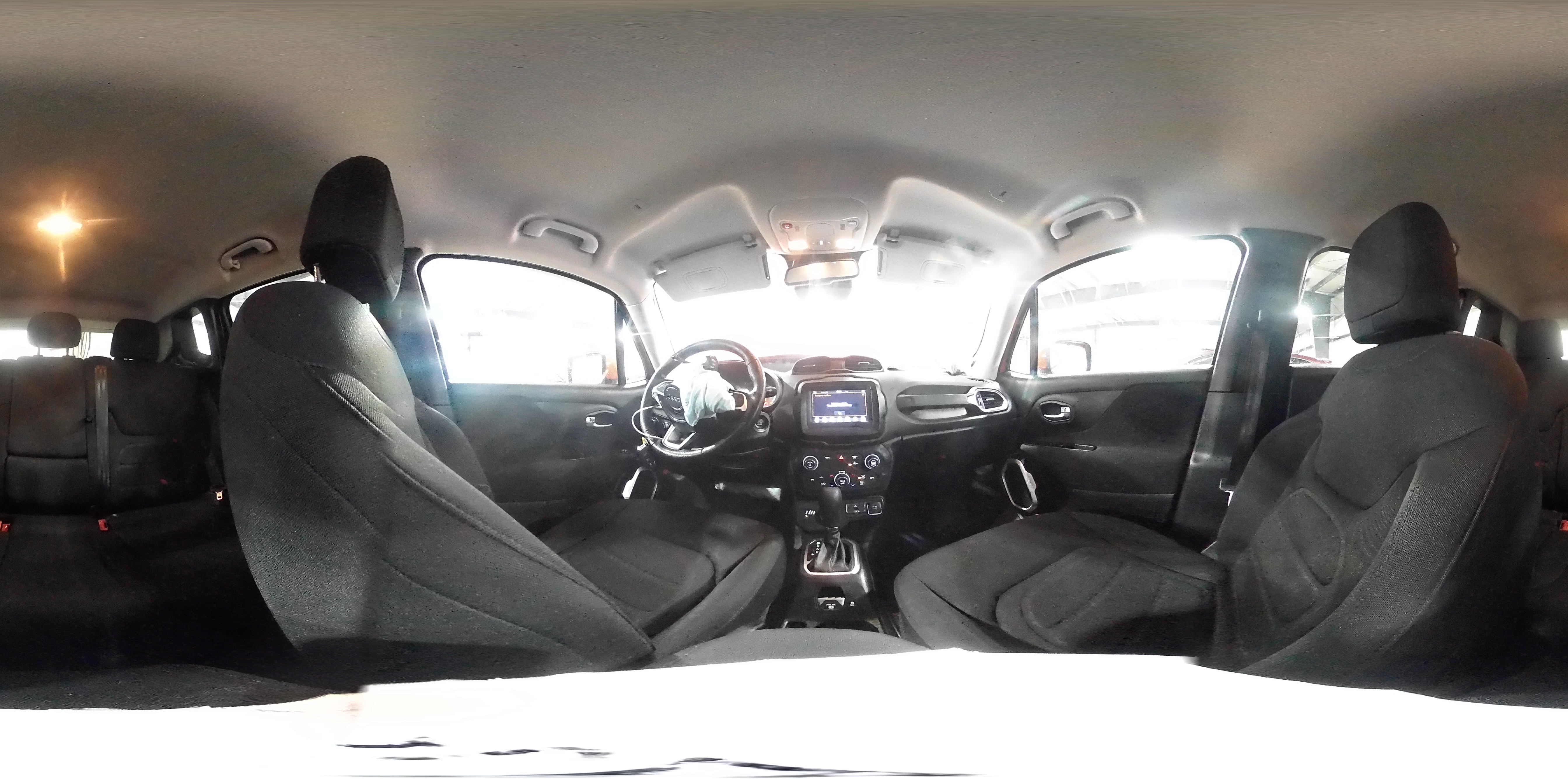 2021 Jeep Renegade - Image 15