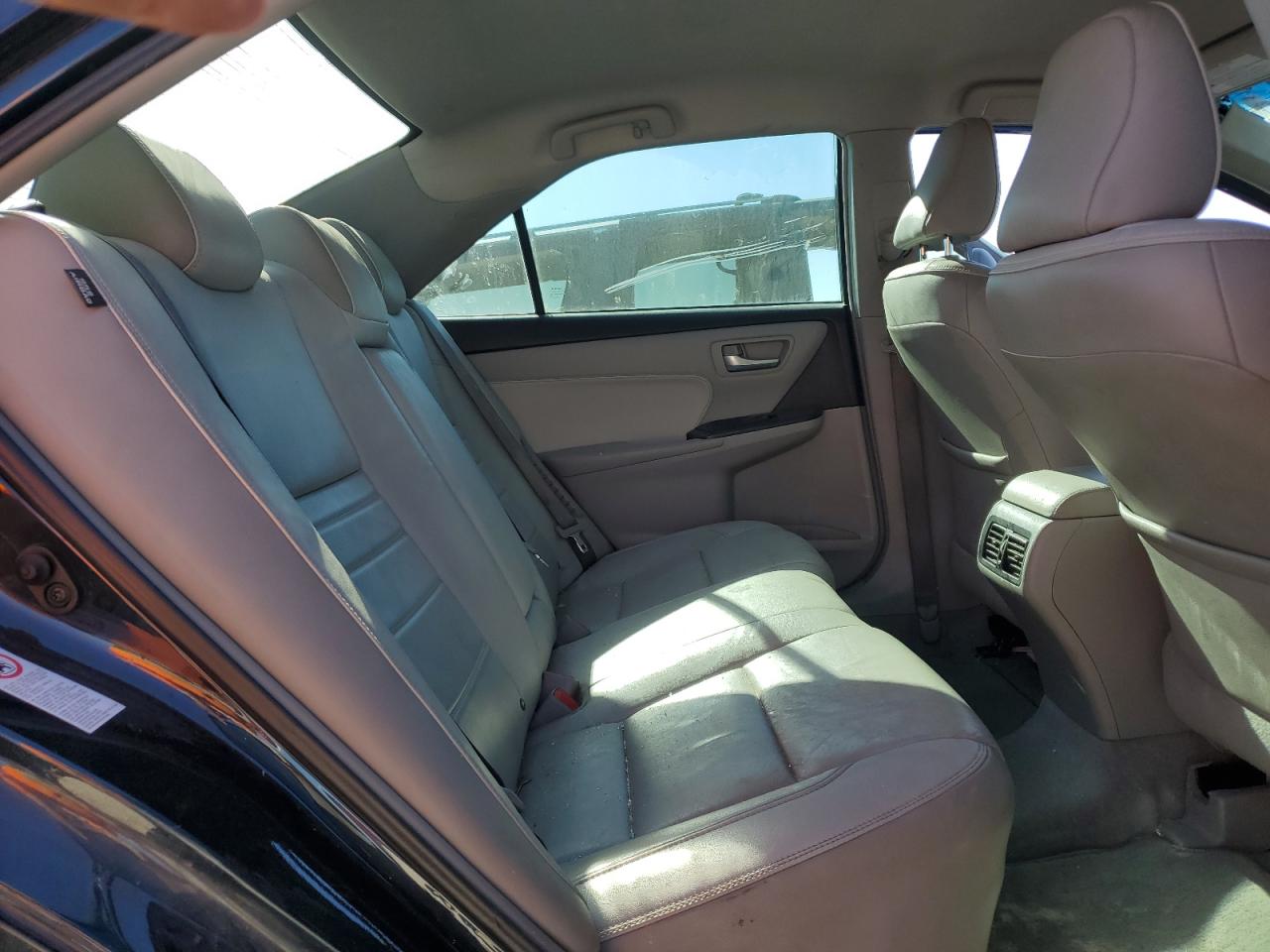 2015 Toyota Camry - Image 10