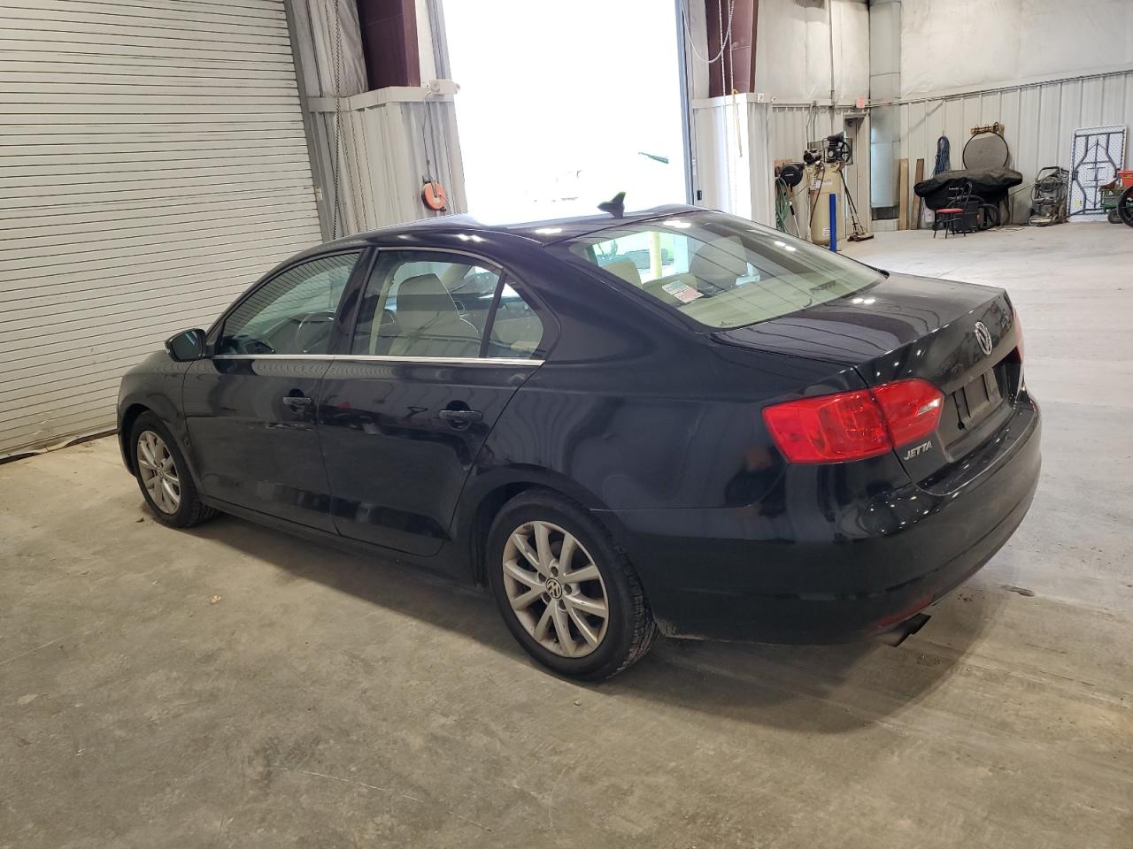 2014 Volkswagen Jetta - Image 2