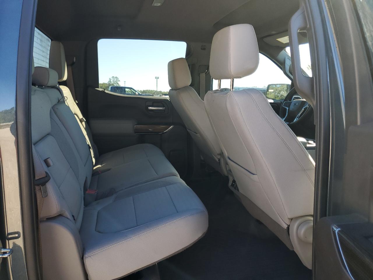 2020 Chevrolet Silverado - Image 10