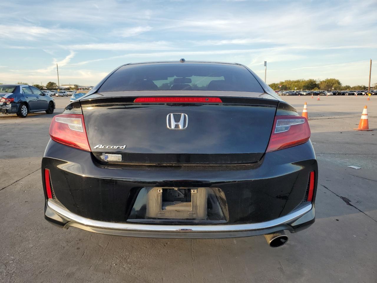 2017 Honda Accord Exl VIN: 1HGCT1B85HA005022 Lot: 80111744