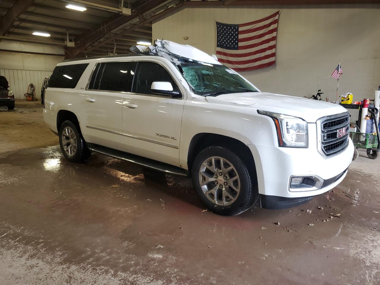 2015 GMC Yukon - Image 4