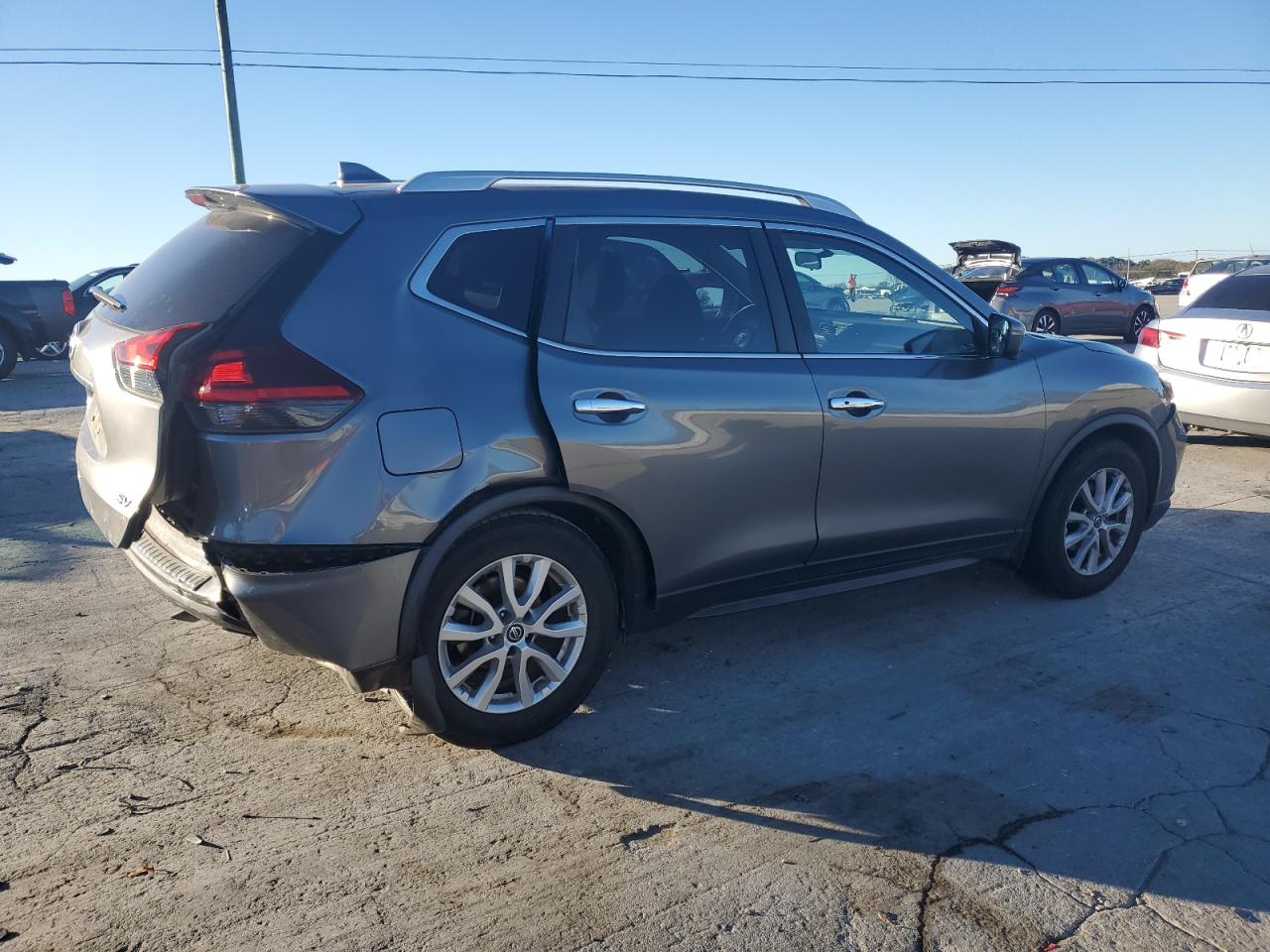2018 Nissan Rogue - Image 3