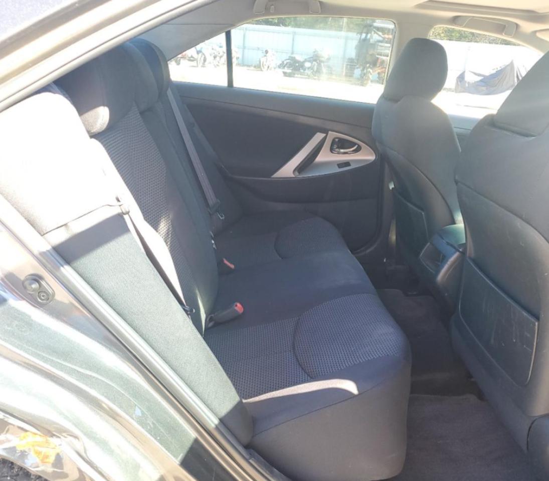 2009 Toyota Camry - Image 10