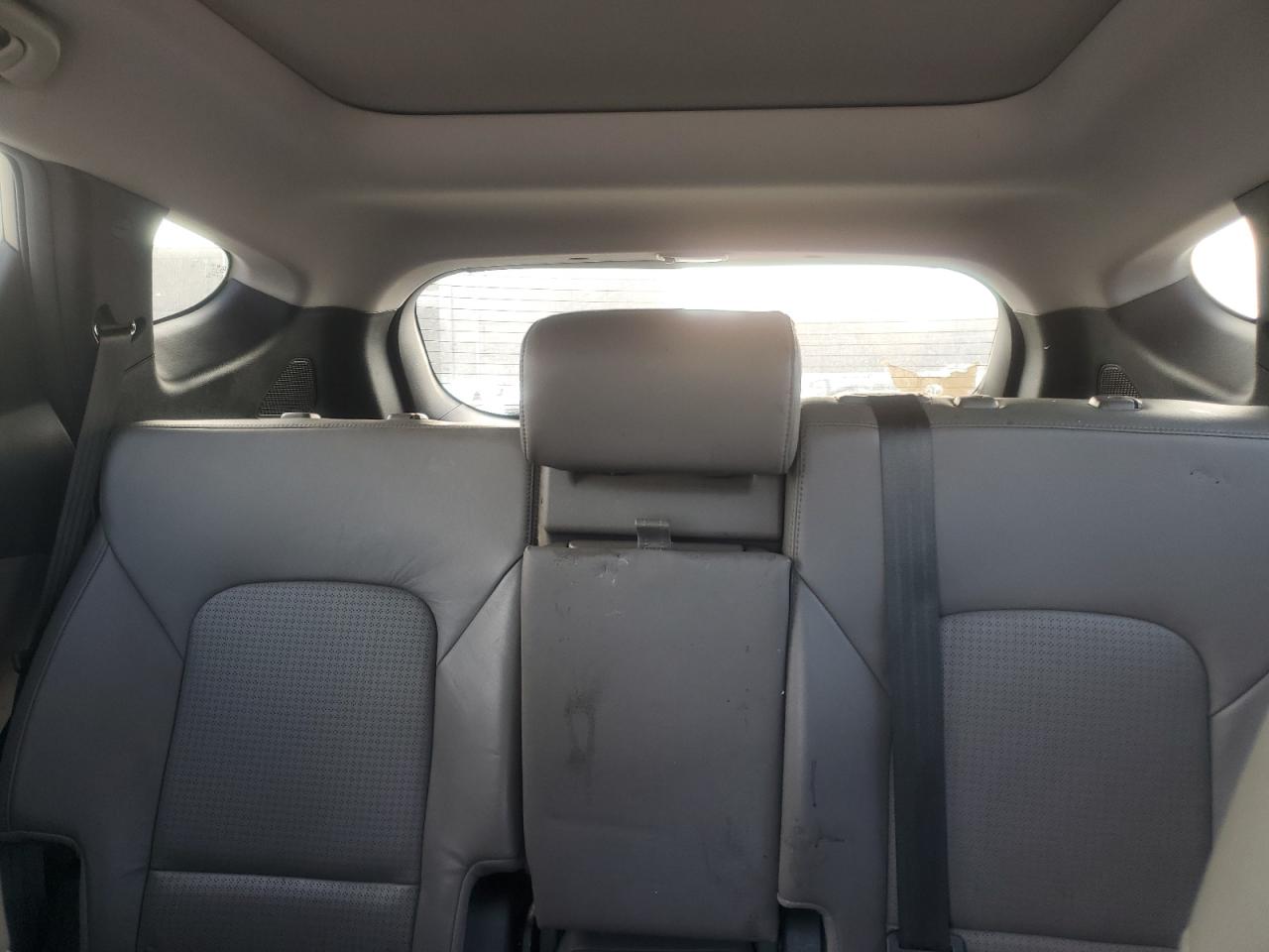 2013 Hyundai Santa Fe - Image 10