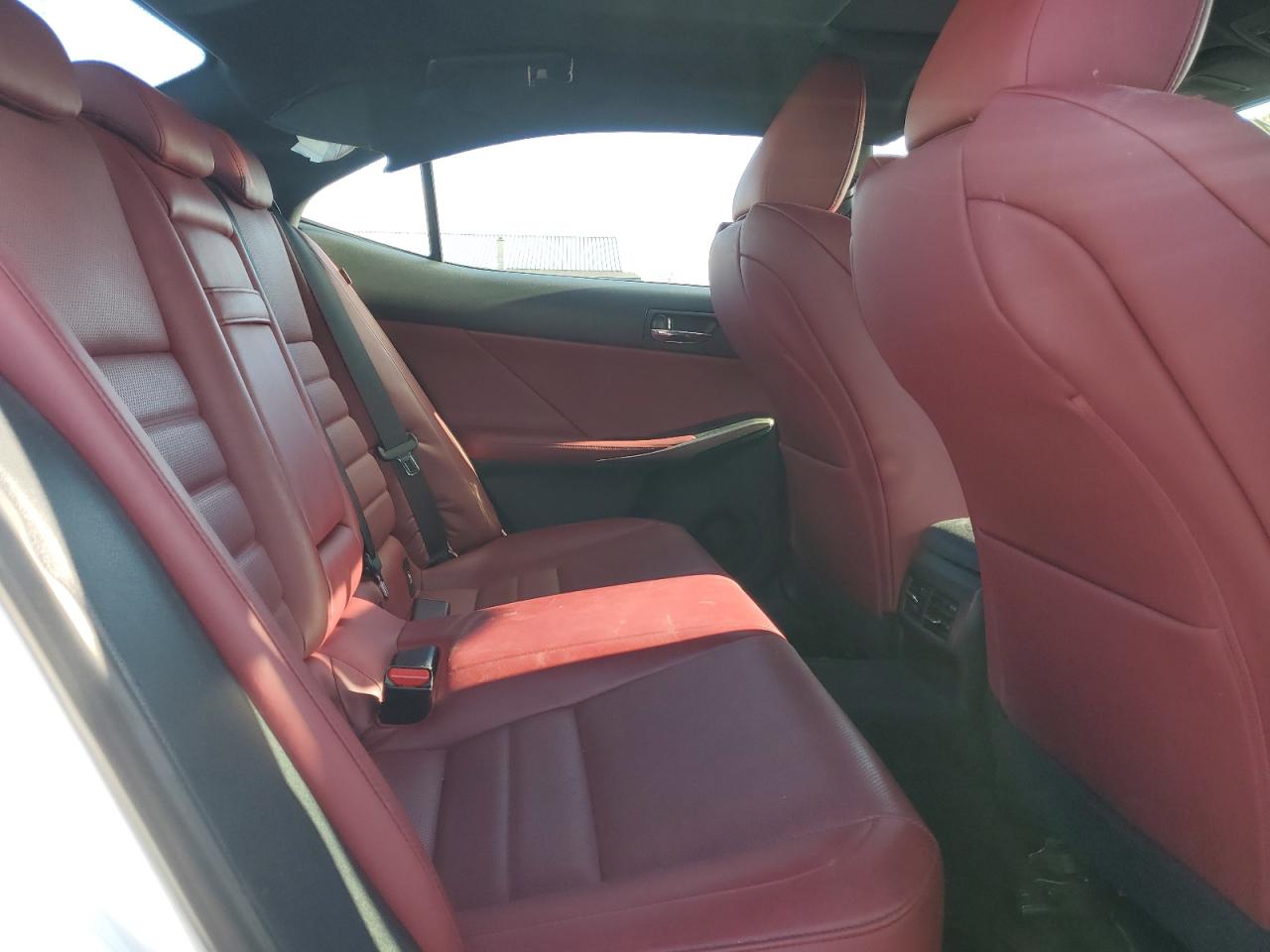 2016 Lexus IS - Image 11