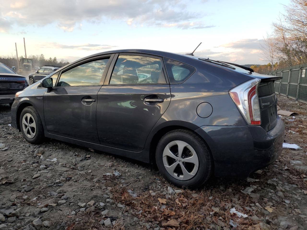 VIN JTDKN3DU3E0393329 2014 TOYOTA PRIUS no.2