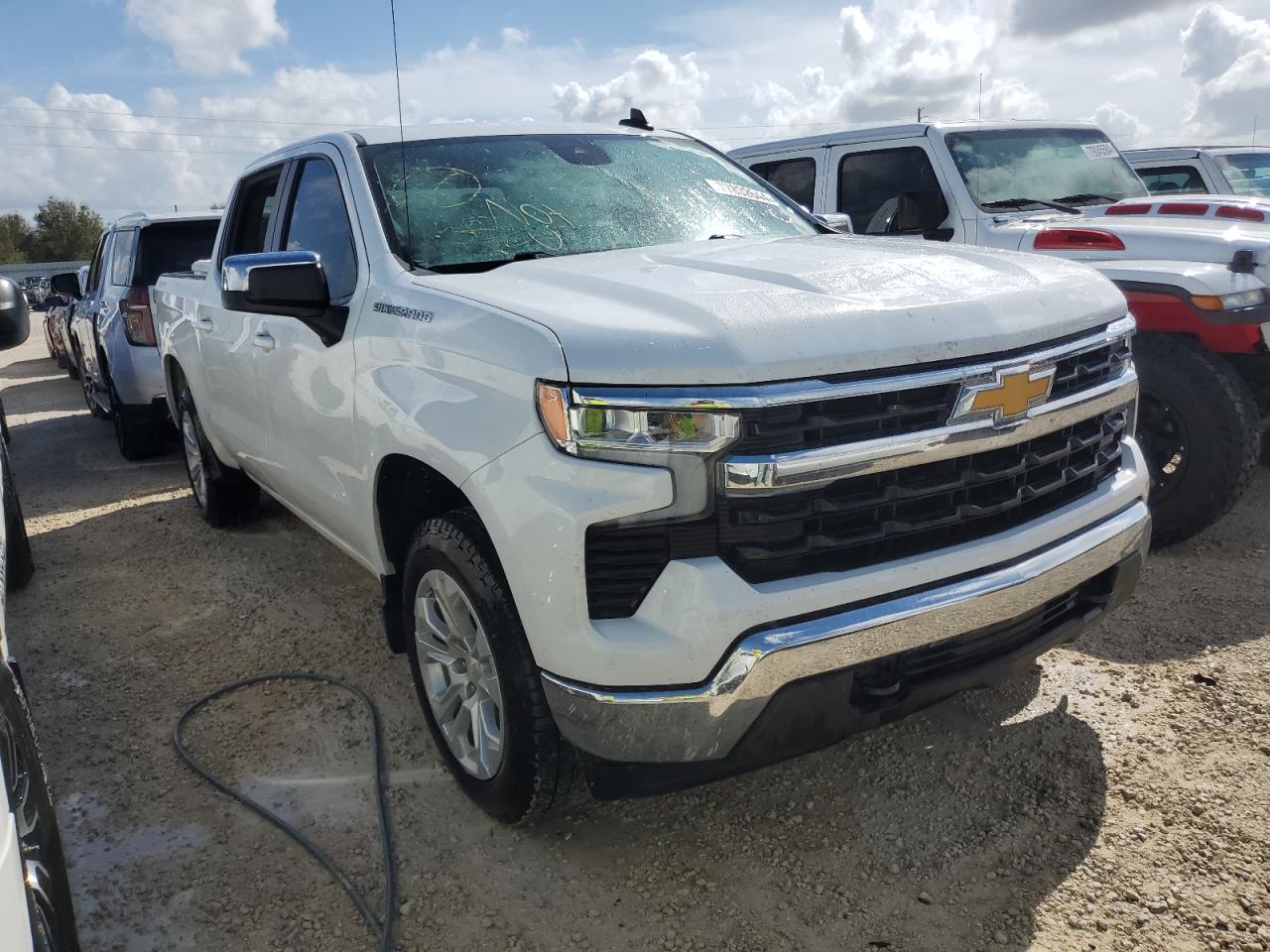 2022 Chevrolet Silverado - Image 4