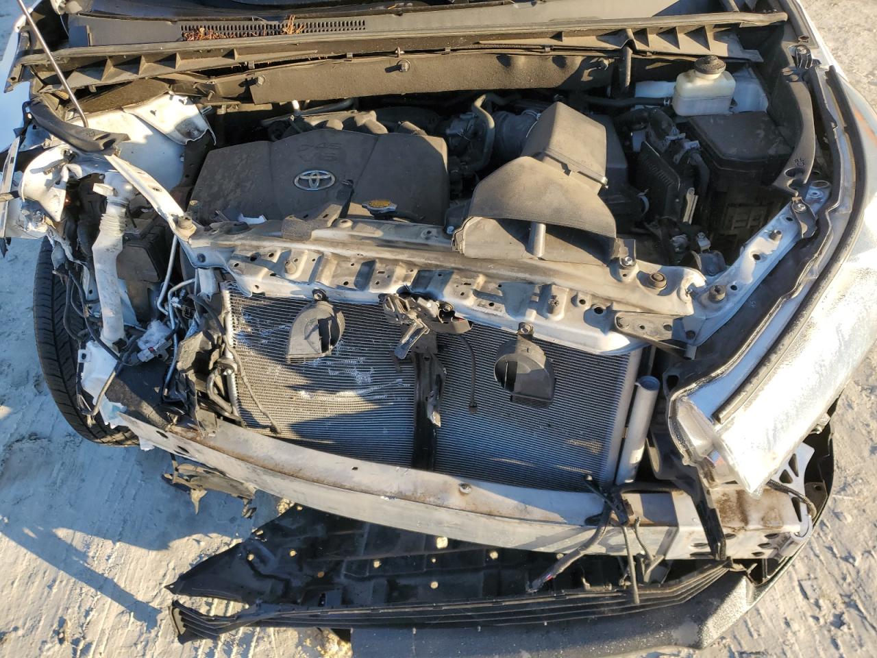 2017 Toyota Highlander - Image 12