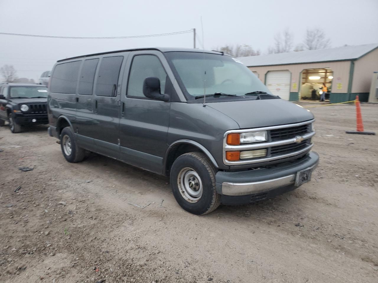 2000 Chevrolet Express - Image 4