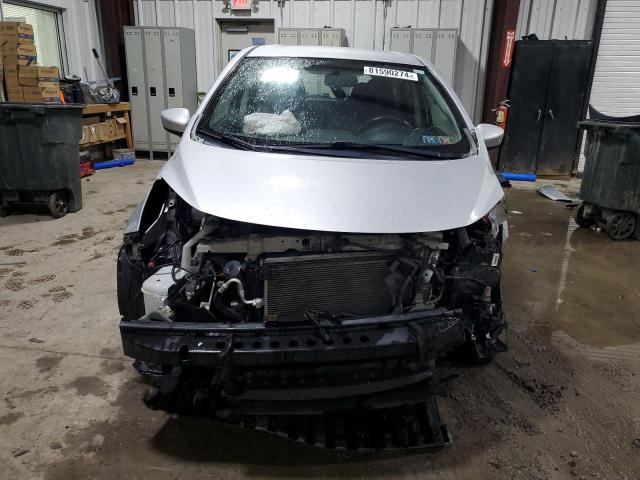  NISSAN VERSA 2015 Srebrny