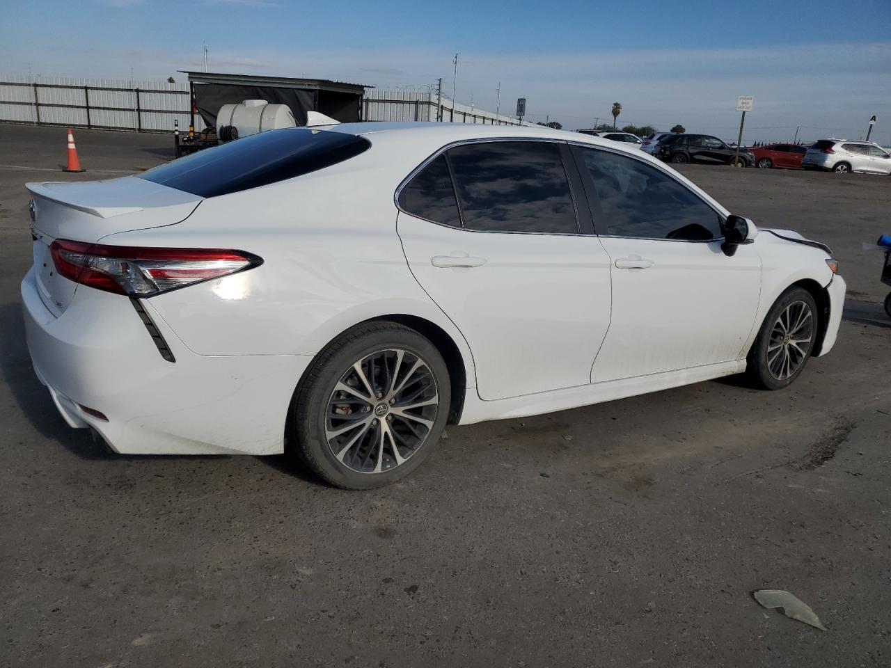 VIN 4T1B11HK2KU823523 2019 TOYOTA CAMRY no.3